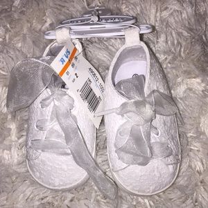 NEW Koala Baby White Eyelet Baby Sneaker Size 2